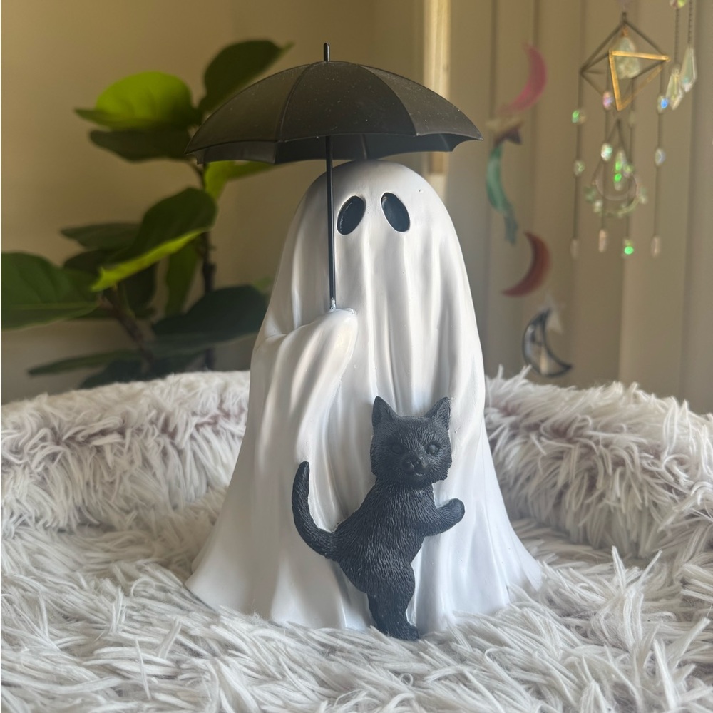 ❤️SOLD❤️ Ghost Figurine with Black Cat and Umbrella